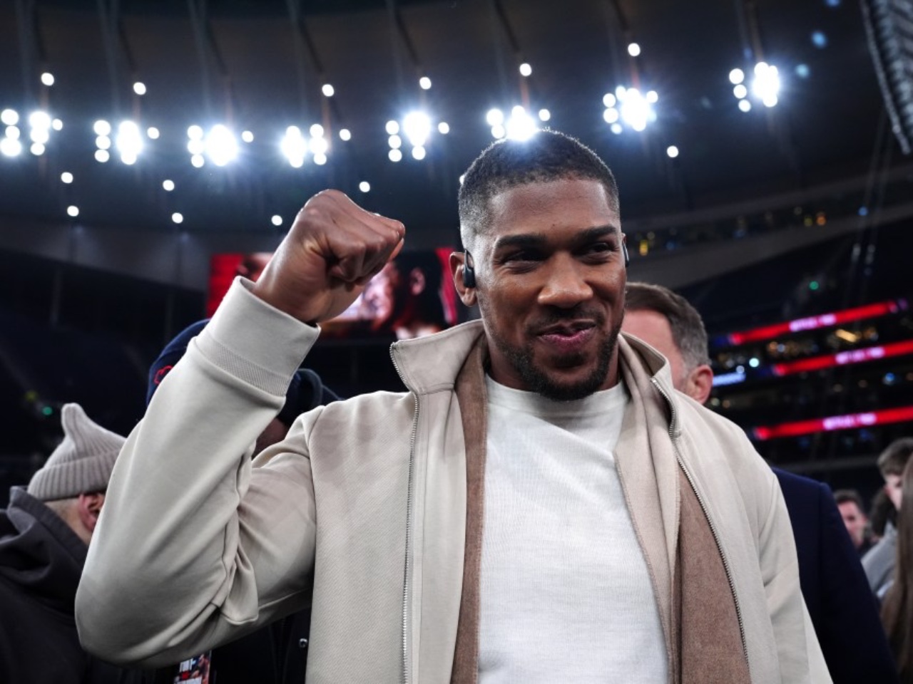 Anthony Joshua to win? at The Willow and Weir